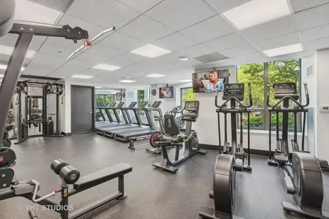 $235,000 | 400 North LaSalle Drive, Unit 1403, Chicago, IL 60654