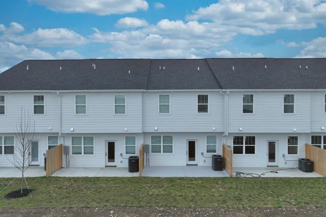 $1,950 | 125 High Pk Circle, Lebanon, TN 37087