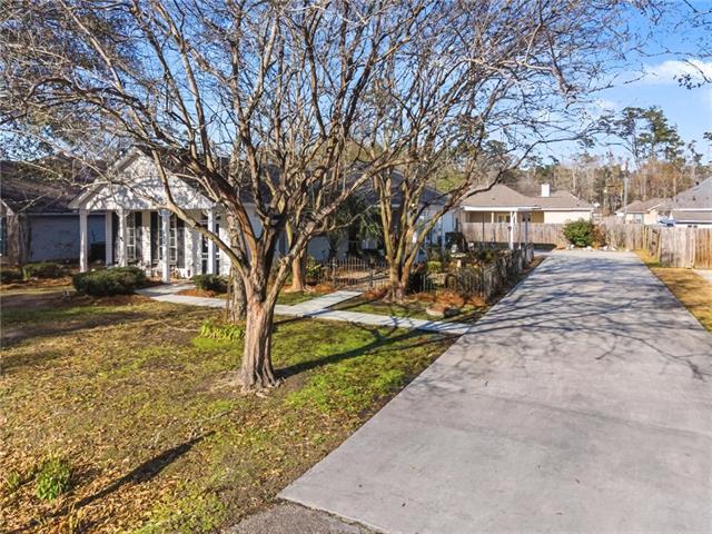669 Labarre Street Mandeville, LA 70448 - Photo 2 of 29