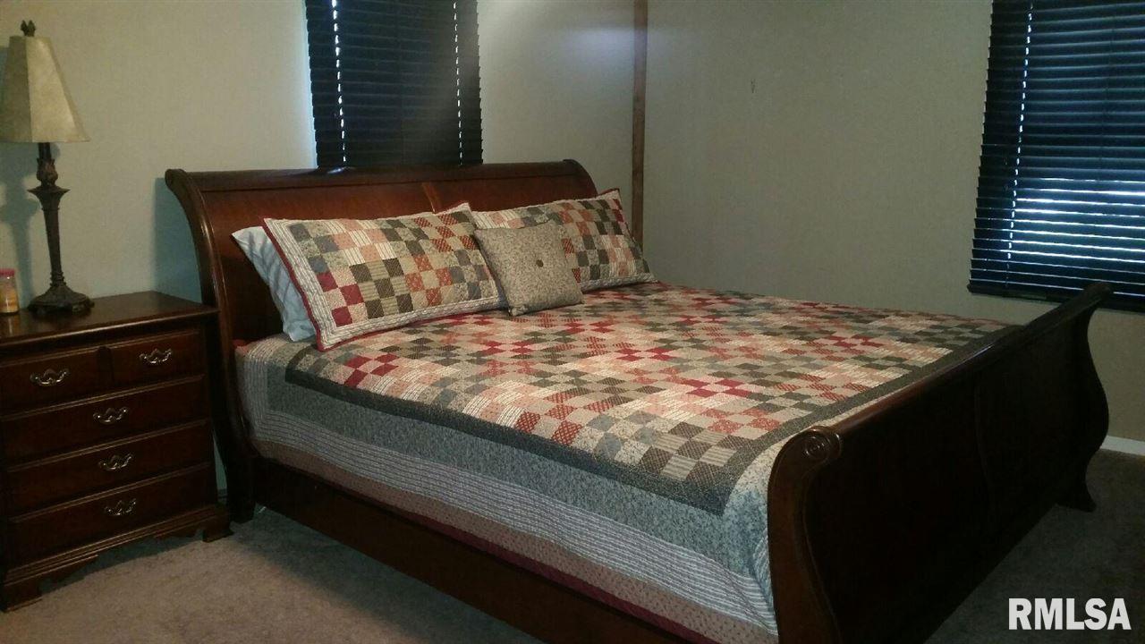 3139 Mall Road Pekin, IL 61554 - Photo 8 of 12