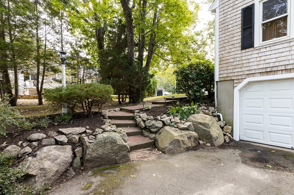 30 Aaron River Road Cohasset, MA 02025 - Photo 5 of 33 Gallery Image 5
