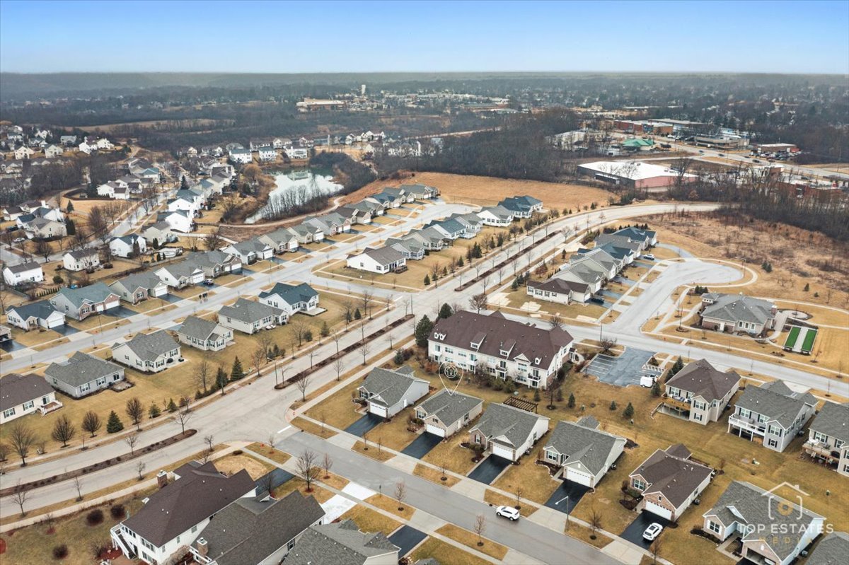 2010 Azure Lane Algonquin, IL 60102 - Photo 4 of 41 an aerial view of a city