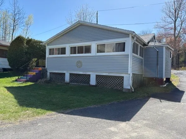 $1,690 | 20 West Shore Drive, Unit 1 2 4, Goshen, MA 01032