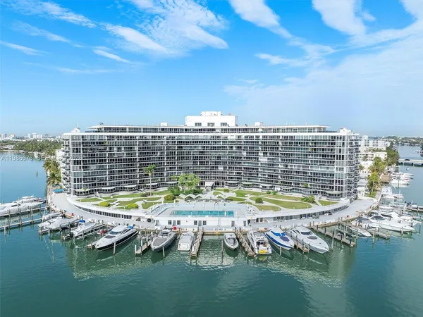$2,850 | 900 Bay Drive, Unit 411, Miami Beach, FL 33141