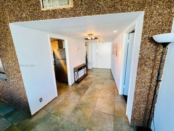 $2,850 | 900 Bay Drive, Unit 411, Miami Beach, FL 33141