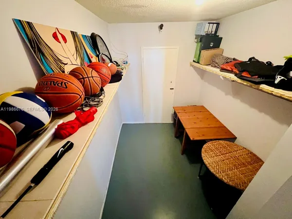 $2,850 | 900 Bay Drive, Unit 411, Miami Beach, FL 33141