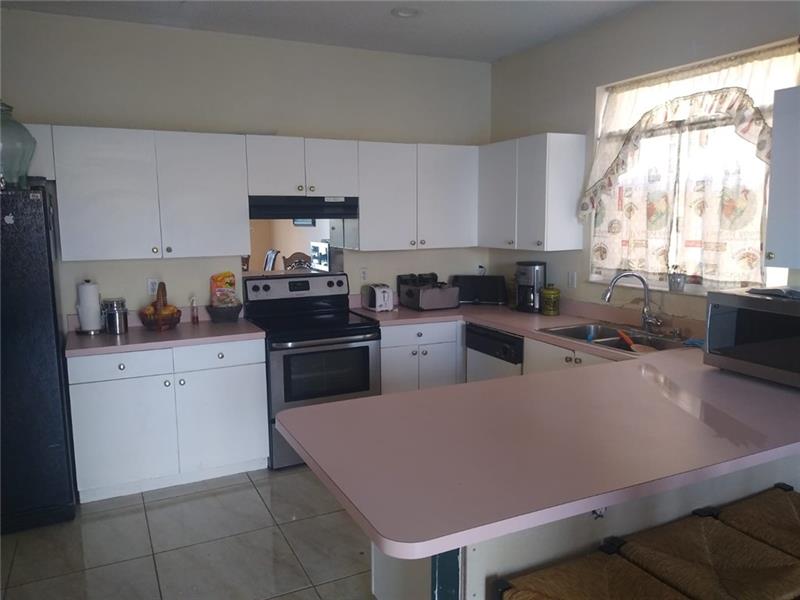 Lake Charleston Lake Worth, FL 33467 - Photo 5 of 28