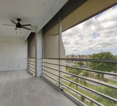 $1,950 | 3590 Via Poinciana, Unit 614, Lake Worth, FL 33467