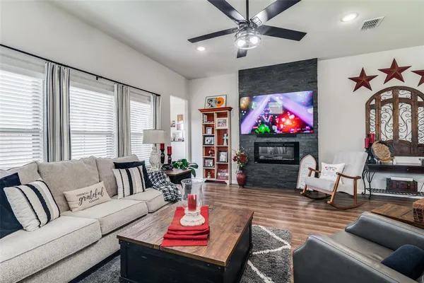 $2,500 | 5279 Amistad Avenue, Royse City, TX 75189