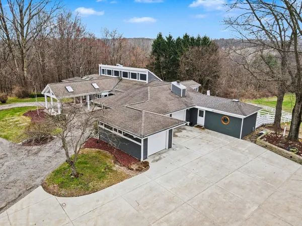 $1,185,000 | 9209 West L Avenue, Kalamazoo, MI 49009