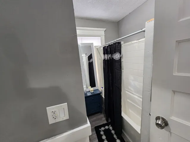 $485,900 | 127 Lounsbury Street, Waterbury, CT 06706