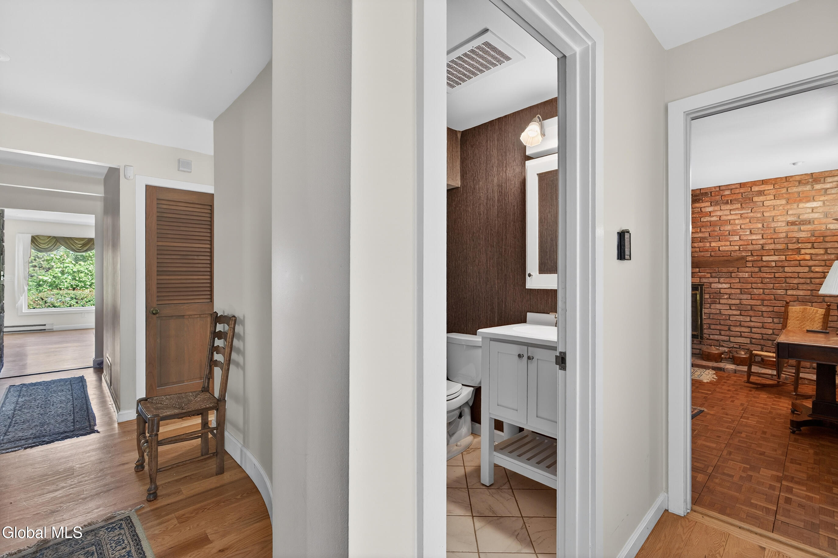 1283 Hawthorn Road Niskayuna, NY 12309 - Photo 19 of 63 066-1283-Hawthorn-Road-Niskayuna-NY-1230