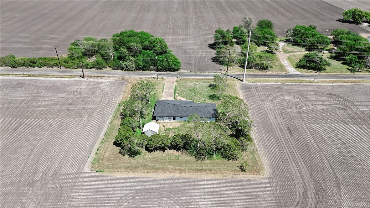 7629 Lang Road Portland, TX 78374 - Photo 34 of 36 an outdoor view with patio