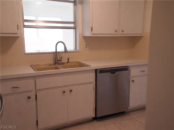 $1,700 | 242 South Lake Drive, Lehigh Acres, FL 33936