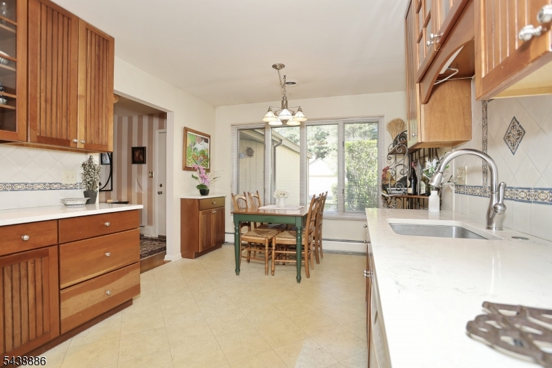 504 Aspen Lane Wyckoff, NJ 07481 - Photo 16 of 40