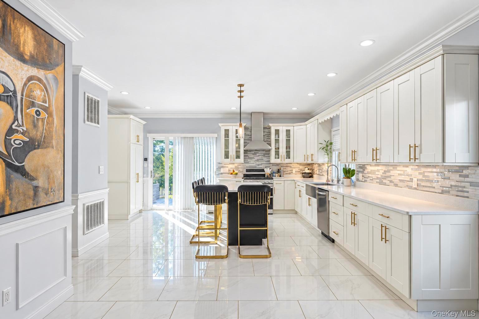 552 Dover Road Oceanside, NY 11572 - Photo 8 of 31 Gallery Image 8
