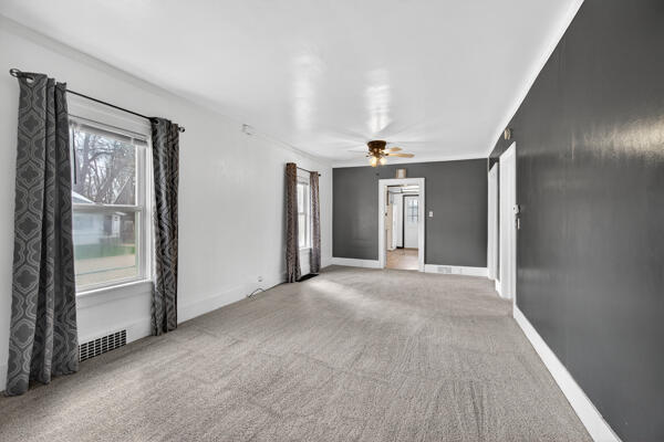 705 East Bird Street Jackson, MI 49203 - Photo 20 of 48 bird new living room