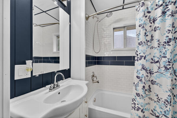 705 East Bird Street Jackson, MI 49203 - Photo 33 of 48 bird new bath