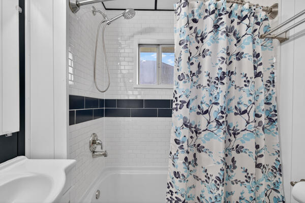 705 East Bird Street Jackson, MI 49203 - Photo 35 of 48 bird new bath 2