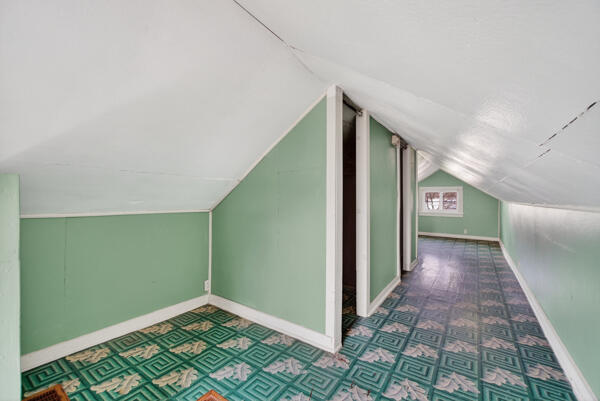 705 East Bird Street Jackson, MI 49203 - Photo 39 of 48 bird new bed 3