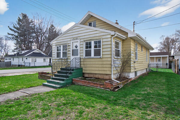 705 East Bird Street Jackson, MI 49203 - Photo 4 of 48 Bird new front