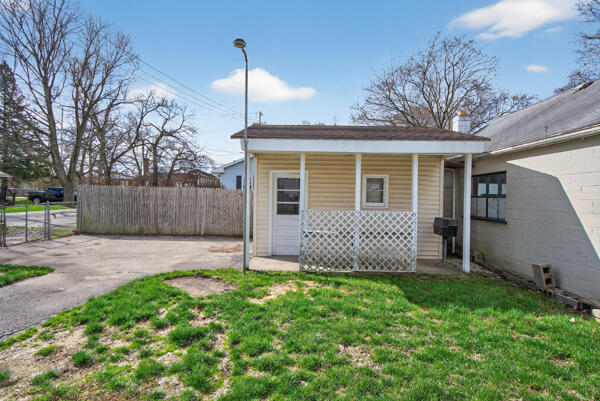 705 East Bird Street Jackson, MI 49203 - Photo 10 of 48 bird new shed 2