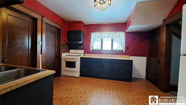 $99,999 | 76 Pearl Avenue, Jamestown, NY 14701