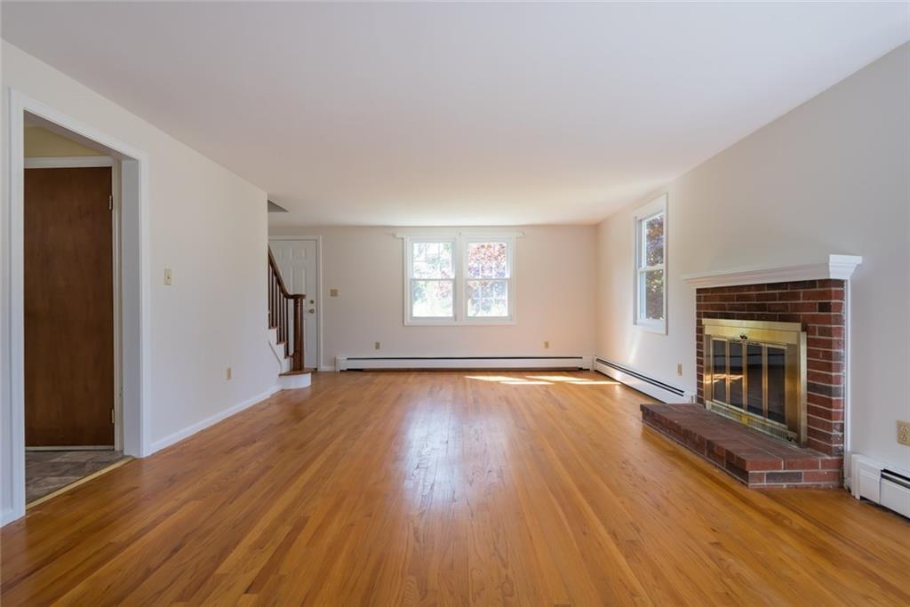 19 Eastfield Road Cape Elizabeth, ME 04107 - Photo 10 of 28 Photo