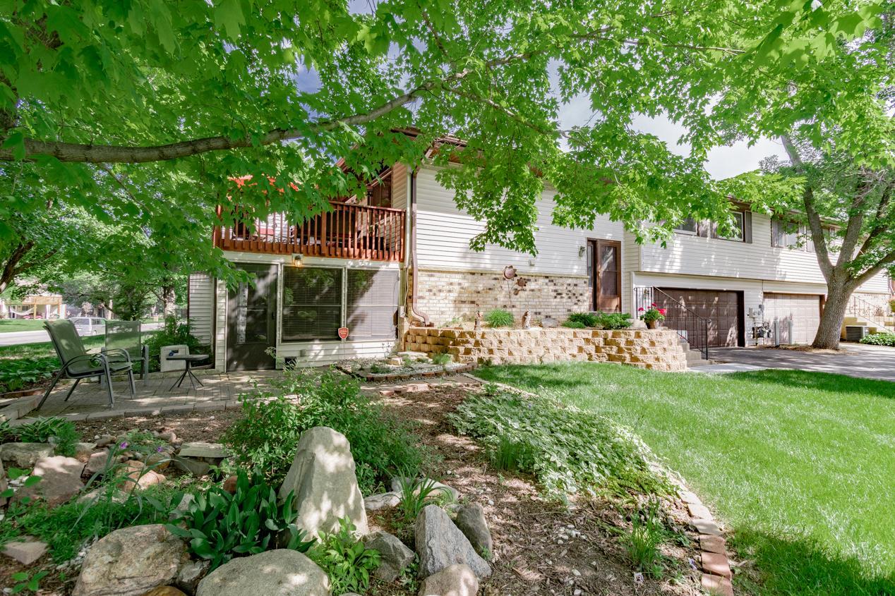 10721 Cavell Road Bloomington, MN 55438 - Photo 31 of 37 Gallery Image 31