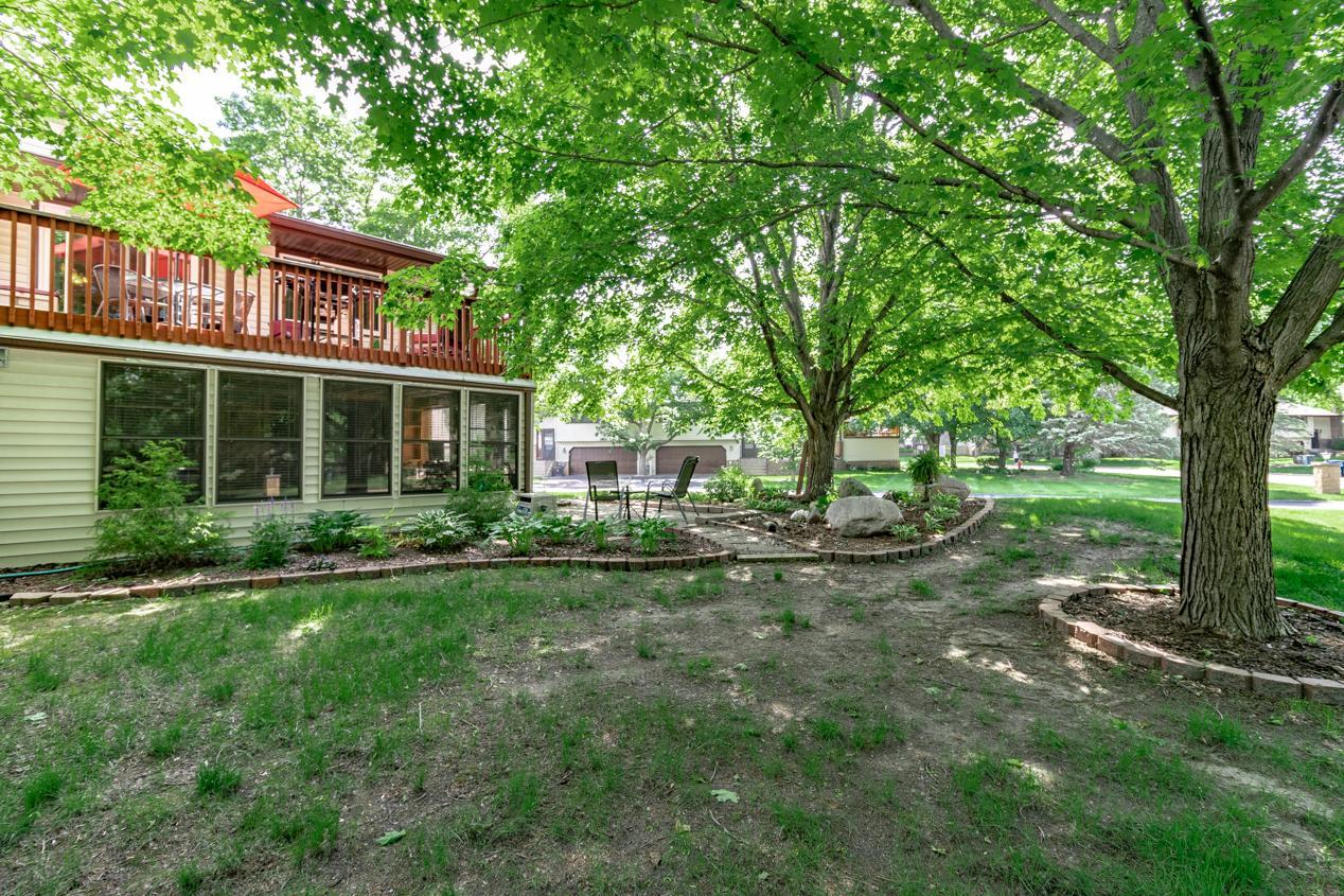 10721 Cavell Road Bloomington, MN 55438 - Photo 33 of 37 Gallery Image 33