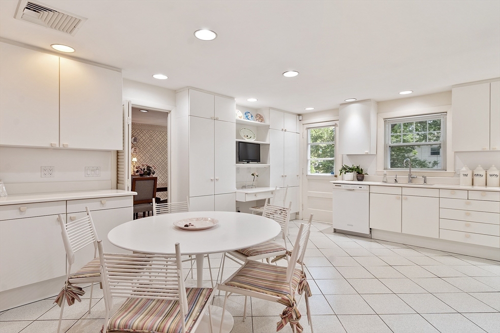 5 Summit View Drive Swampscott, MA 01907 - Photo 6 of 36