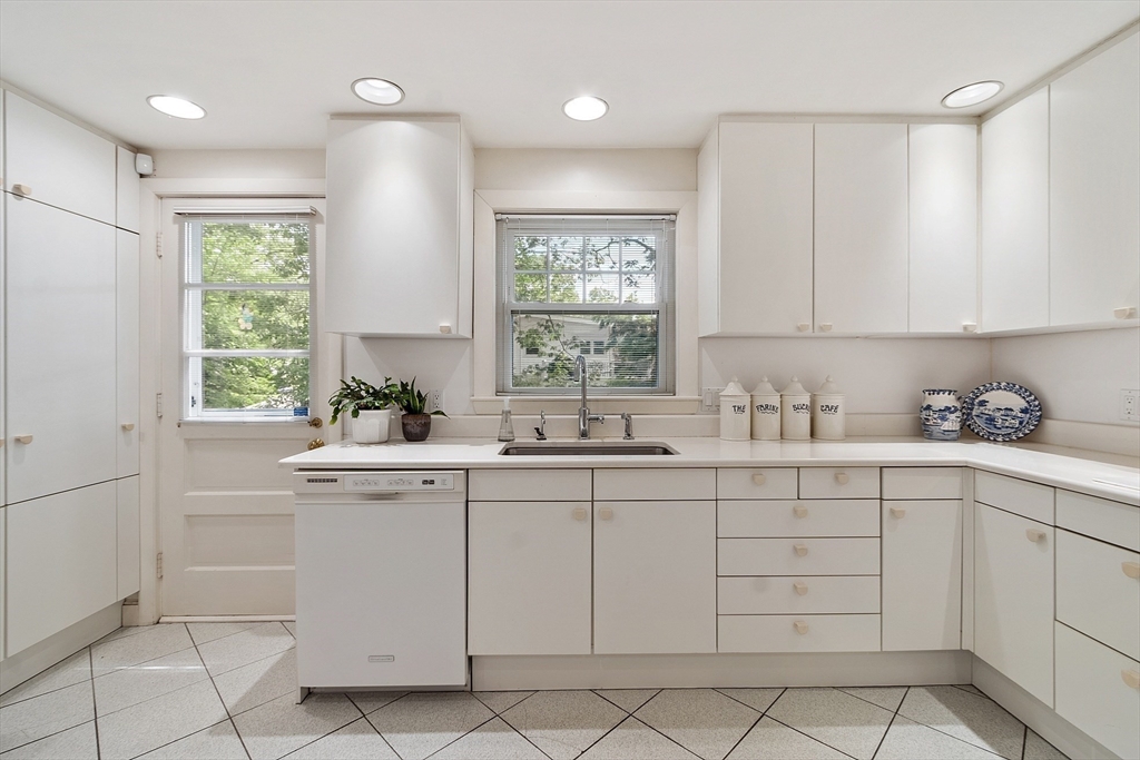 5 Summit View Drive Swampscott, MA 01907 - Photo 9 of 36