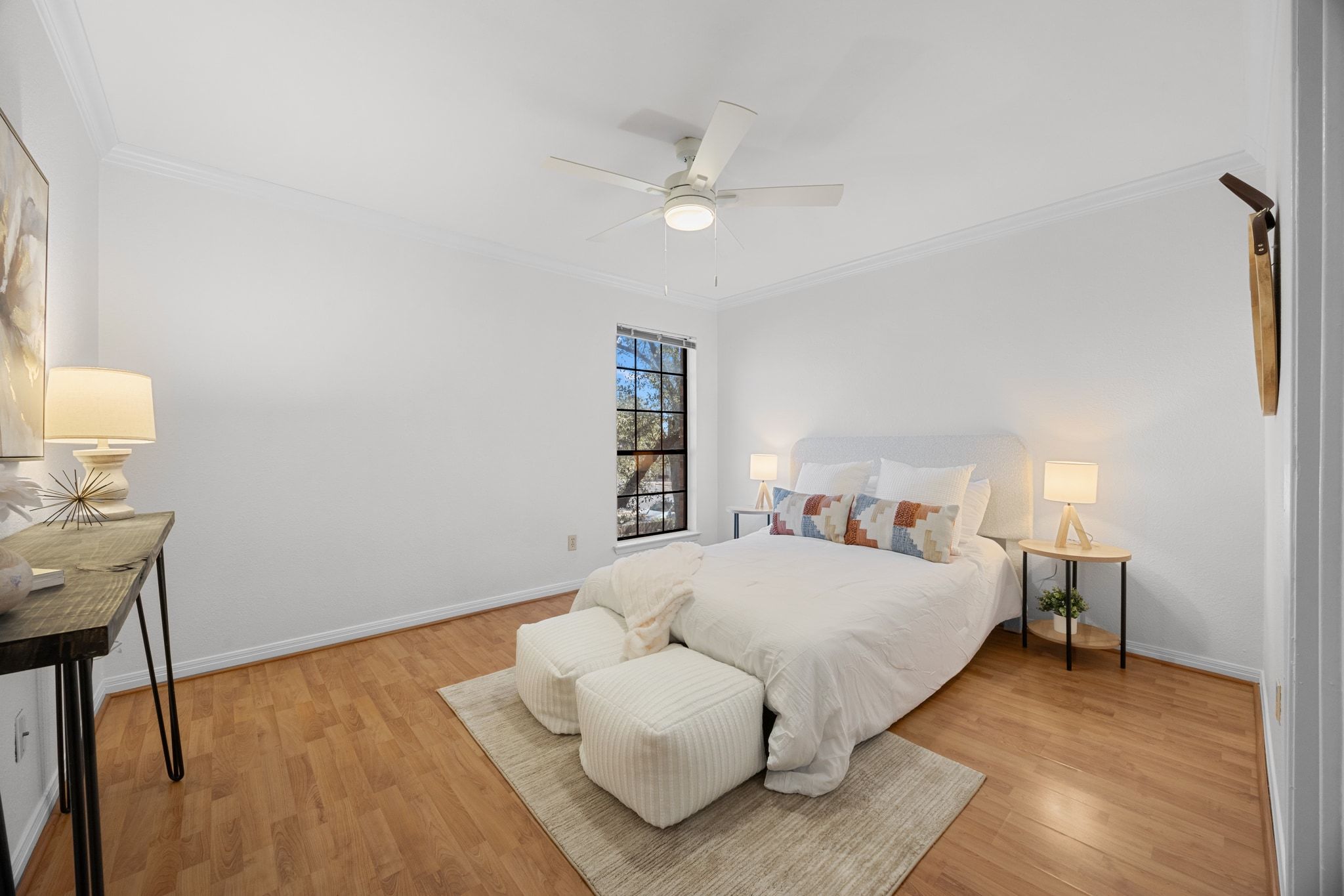 4159 Steck Avenue, Unit 258 Austin, TX 78759 - Photo 16 of 28 a bedroom with a bed and a lamp on table