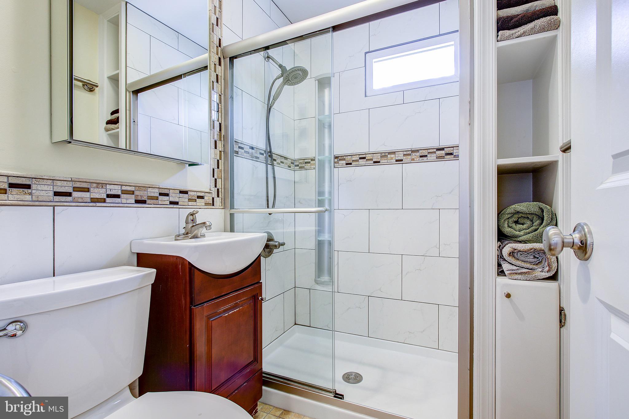 1015 Gilbert Road Rockville, MD 20851 - Photo 15 of 34 Sparkling Clean Remodeled Bathroom