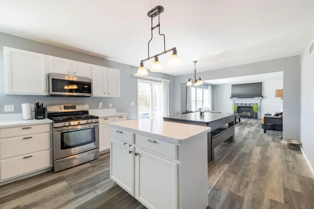 $385,000 | 8262 South Warwick Court, Ypsilanti, MI 48198