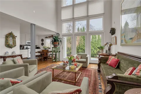 $1,225,000 | 137 University Avenue, Providence, RI 02906