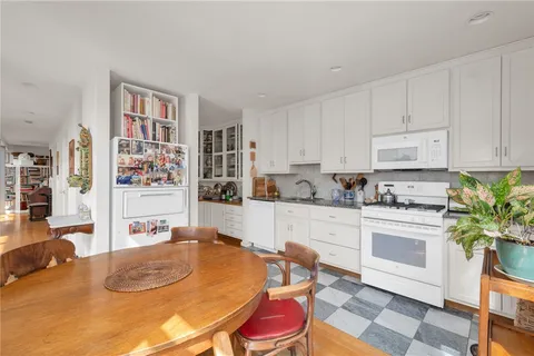 $1,225,000 | 137 University Avenue, Providence, RI 02906