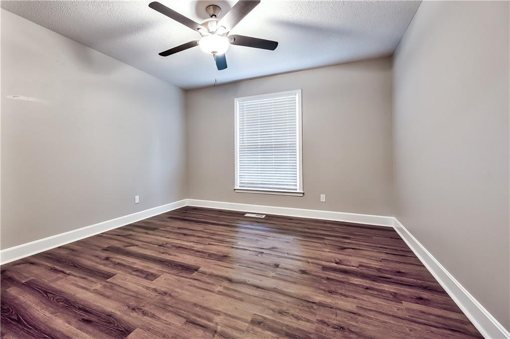 16402 Riggs Road Stilwell, KS 66085 - Photo 18 of 33 Gallery Image 18