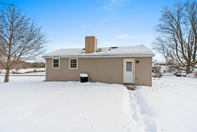 $199,900 | 304 Milwaukee Avenue, Cascade, WI 53011