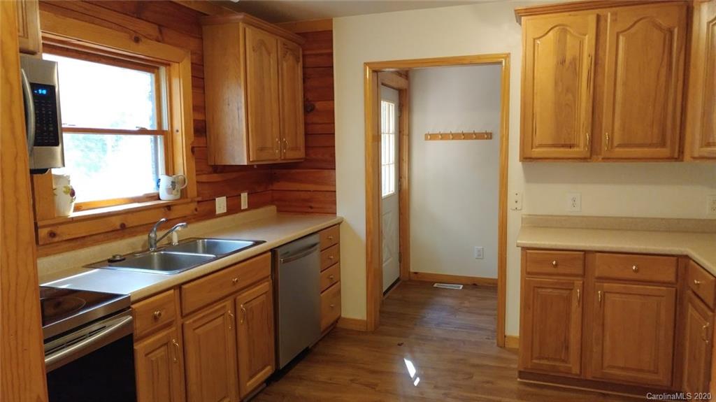 642 Turtle Creek Road Sylva, NC 28779 - Photo 11 of 29 Gallery Image 11