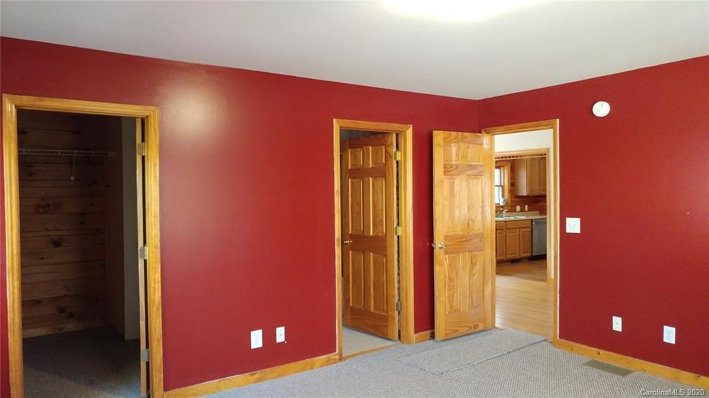 642 Turtle Creek Road Sylva, NC 28779 - Photo 12 of 29 Gallery Image 12