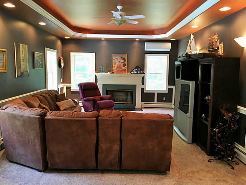 345 John Franklin Road Coventry, RI 02831 - Photo 11 of 25 Den/Family/Great Room.