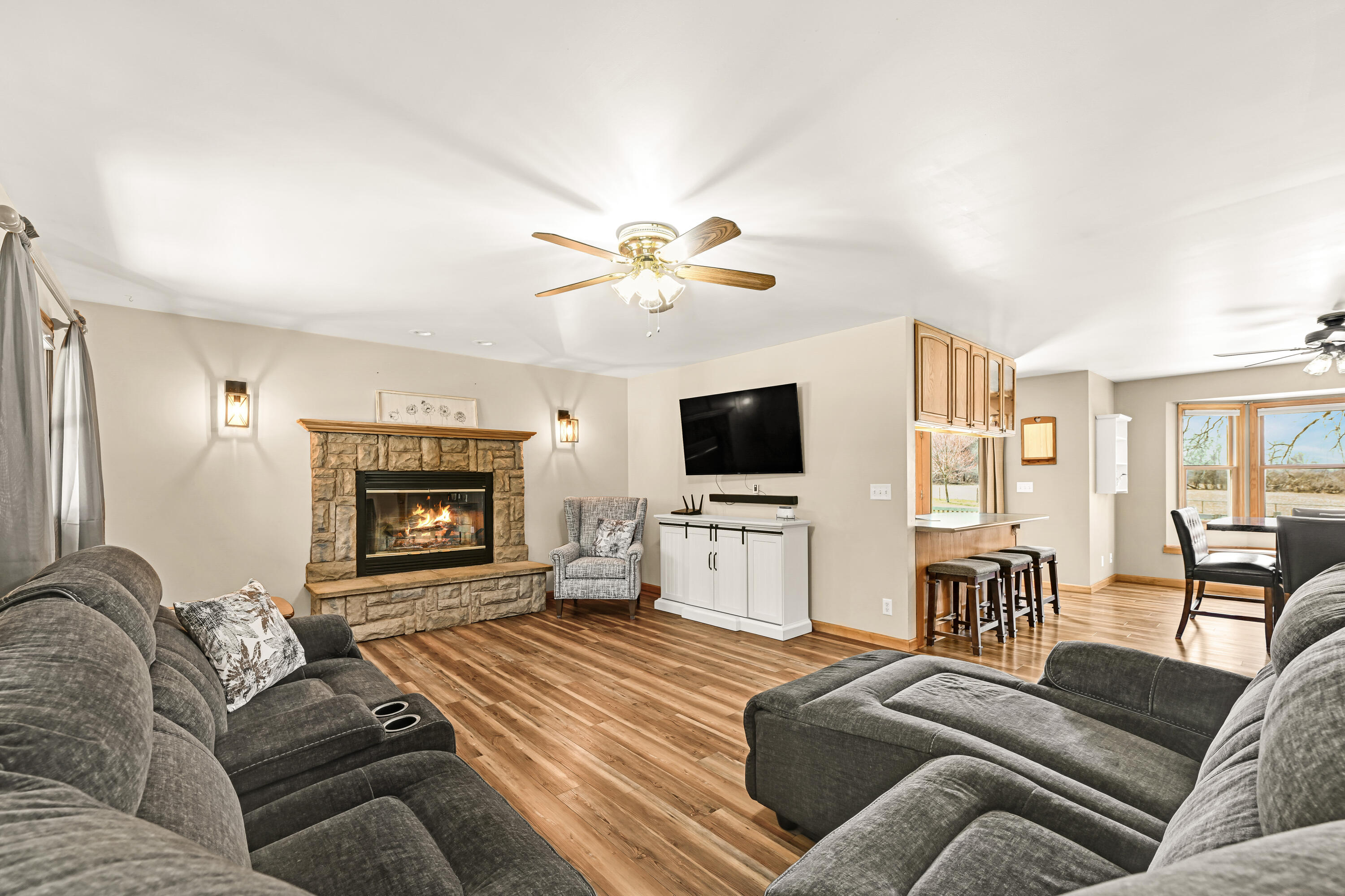 2855 North Shore Drive Delavan, WI 53115 - Photo 11 of 52 Relax and Enjoy