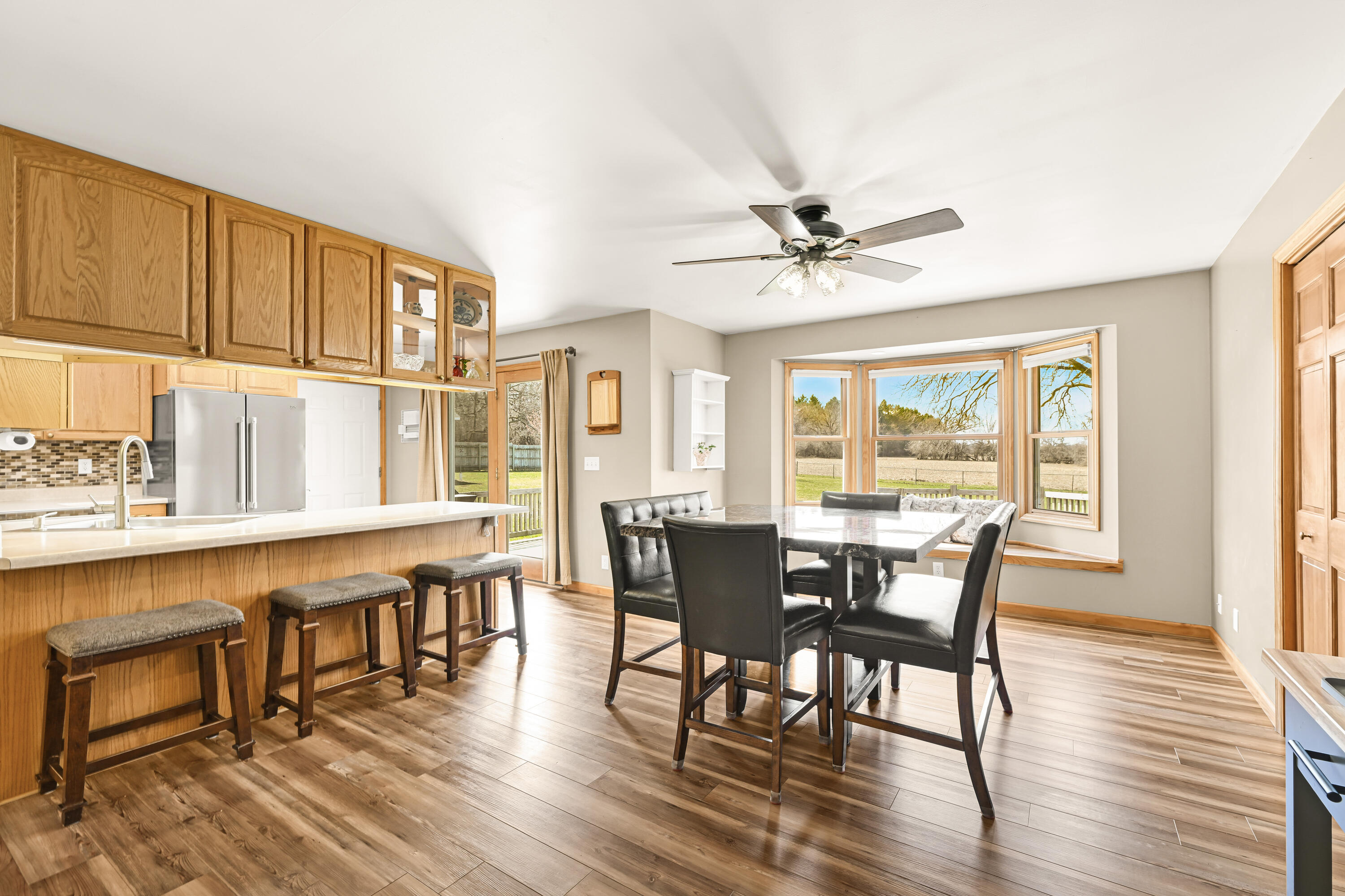 2855 North Shore Drive Delavan, WI 53115 - Photo 12 of 52 Easy Entertaining