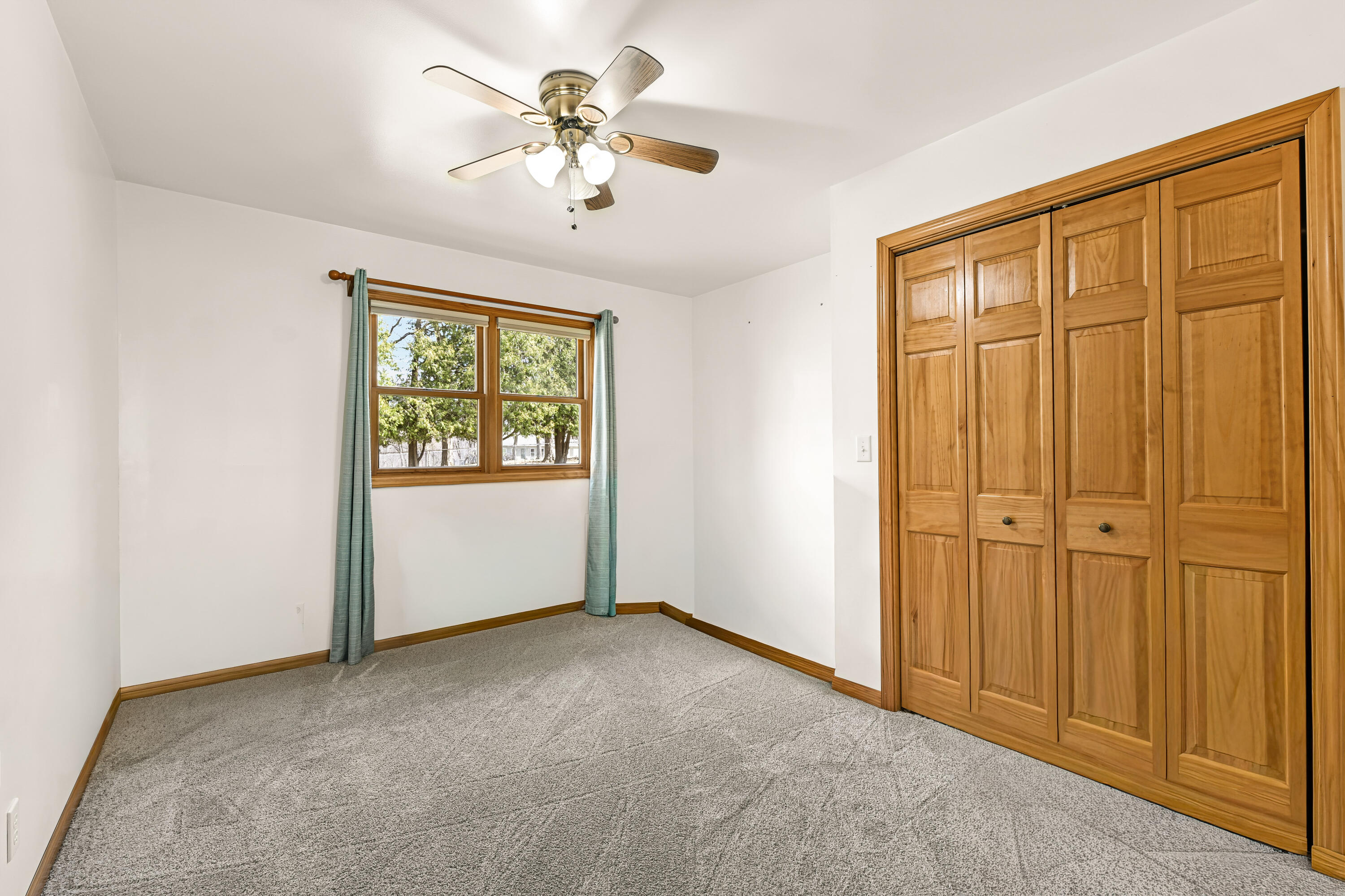 2855 North Shore Drive Delavan, WI 53115 - Photo 35 of 52 Bedroom 5