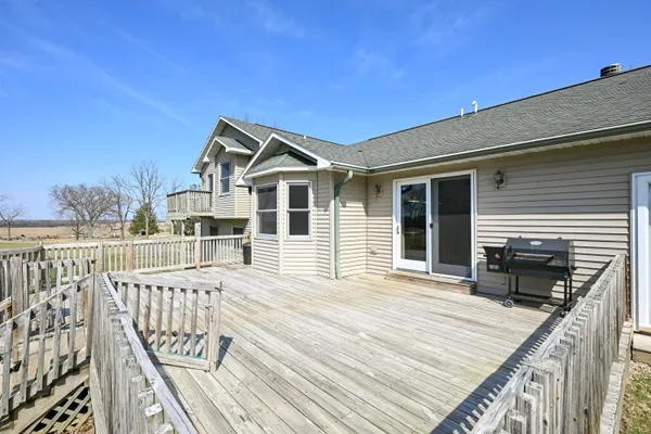 $627,500 | 2855 North Shore Drive, Delavan, WI 53115