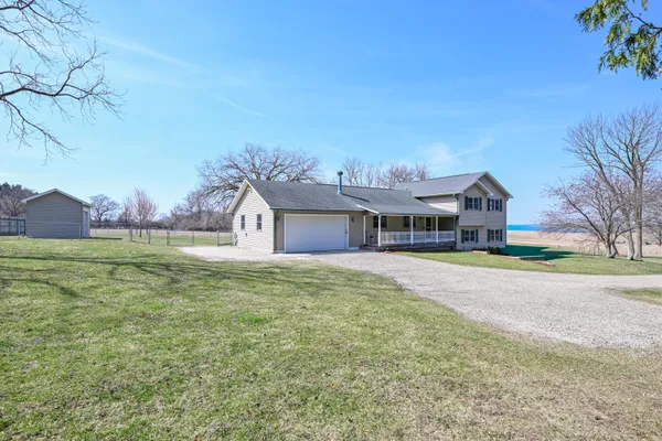 $627,500 | 2855 North Shore Drive, Delavan, WI 53115