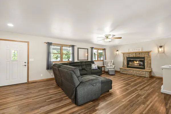 $627,500 | 2855 North Shore Drive, Delavan, WI 53115