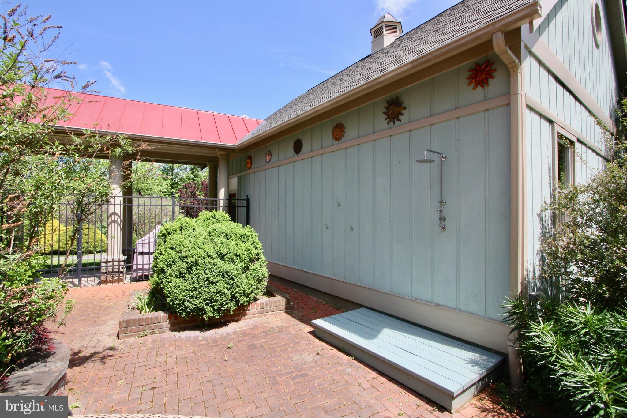 11628 Glen Road Potomac, MD 20854 - Photo 13 of 27 Gallery Image 13