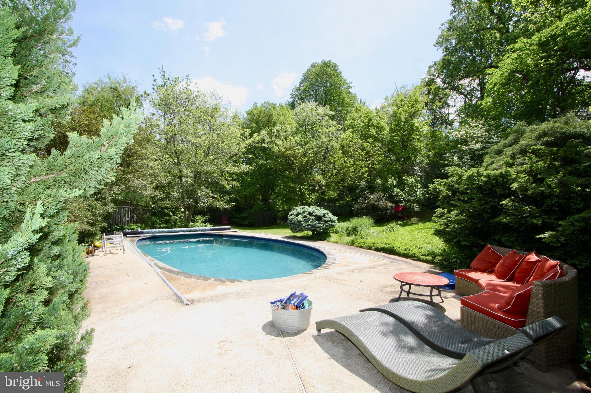 11628 Glen Road Potomac, MD 20854 - Photo 4 of 27 Gallery Image 4
